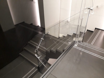 rampant escalier en verre