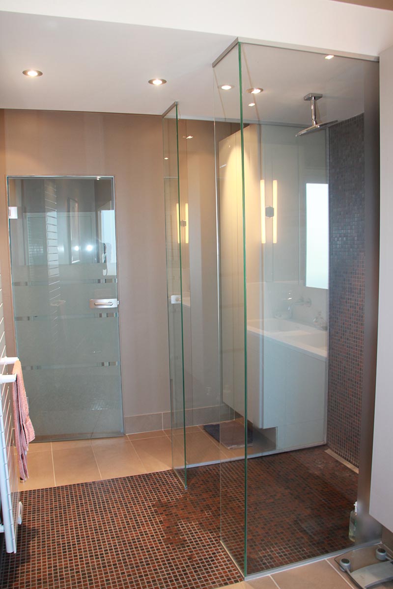 cabine de douche en verre clair sur mesure