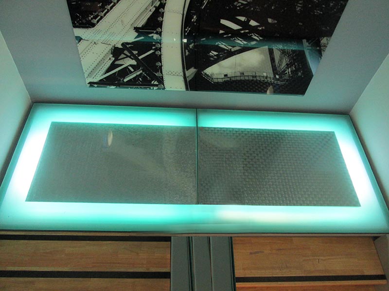 dalle de sol en verre avec insertion leds, plancher en verre leds, dalle de verre insertion leds