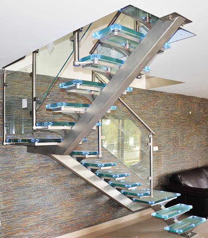 Escalier en verre feuilleté avec leds 