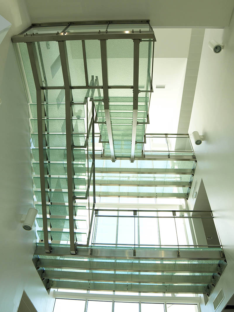 Escalier en verre feuilleté sur mesure, Marches escalier en verre feuilleté, et dalle en verre feuilleté 