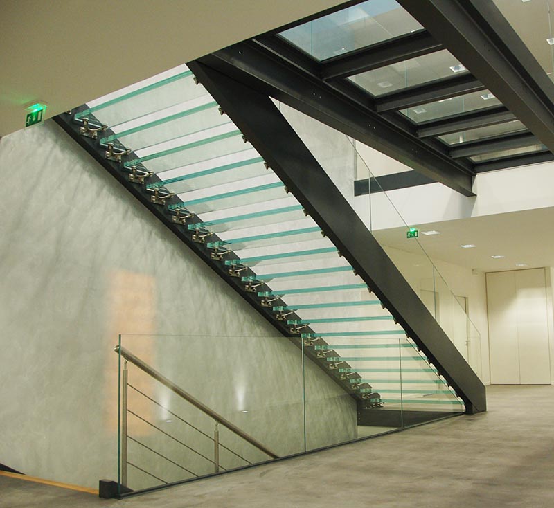 Escalier sur mesure en verre feuilleté trempé, marche escalier en verre feuilleté trempé 