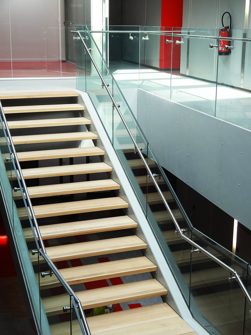 garde corps en verre feuilleté de sécurité, rampant escalier en verre feuilleté de sécurité 