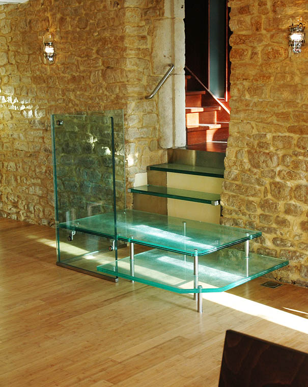 Garde corps en verre feuilleté et marches d'escalier en verre feuilleté 