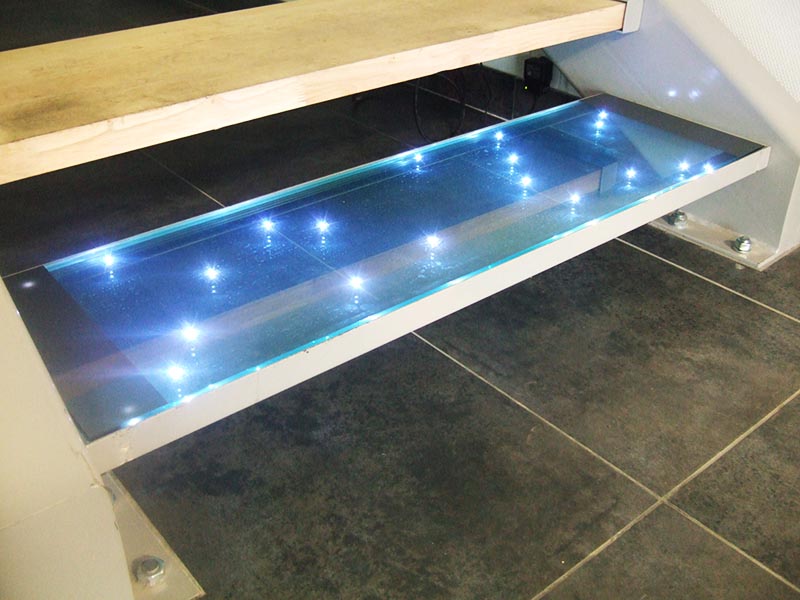 marche escalier en verre avec leds