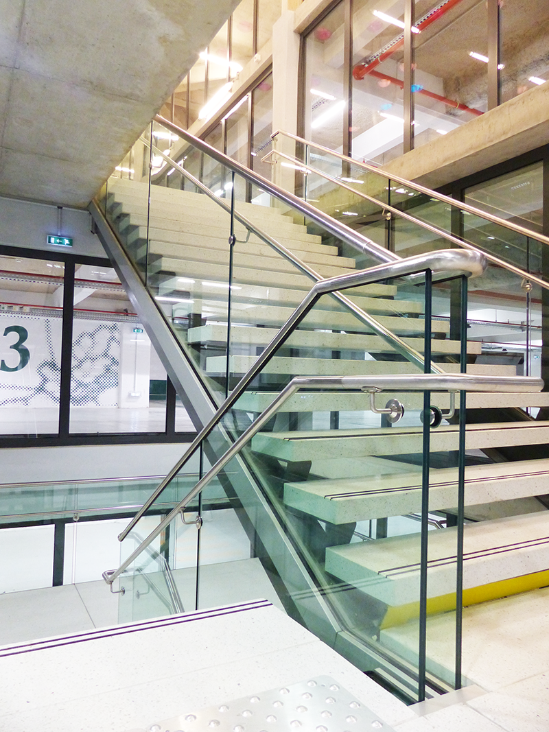 rambarde escalier en verre