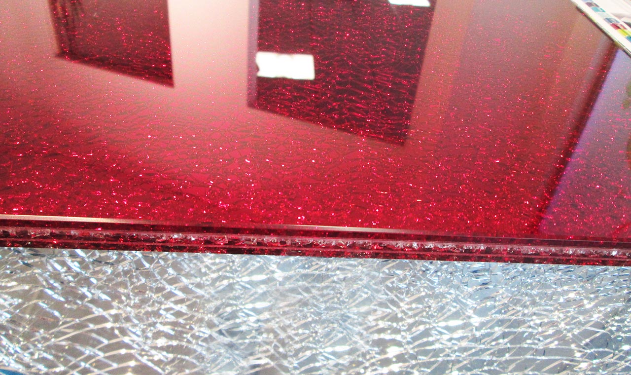 Verre feuilleté décoratif couleur rouge