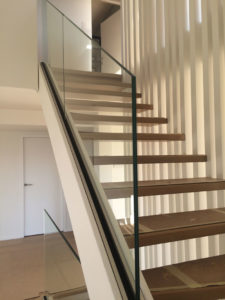 rampe en verre pour escalier sur mesure