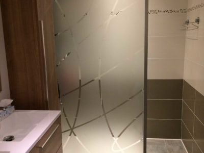 paroi de douche en verre sable sur mesure