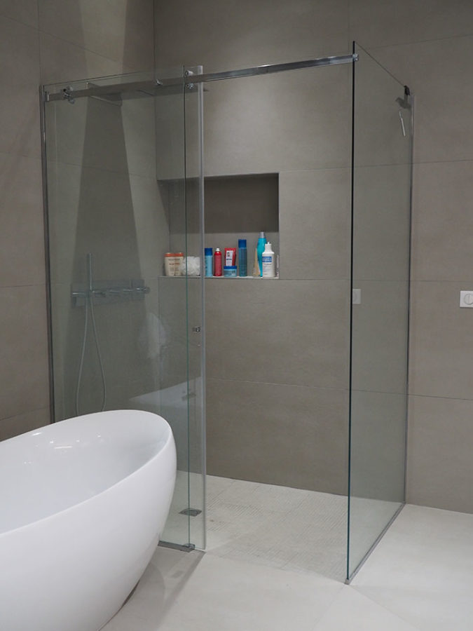 VIDEO : choisir le verre anti-corrosion calcaire pour douche