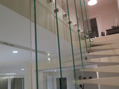 Rampe d'escalier en verre sur mesure