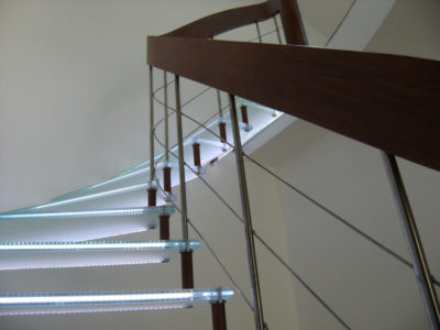 Escalier en verre moderne