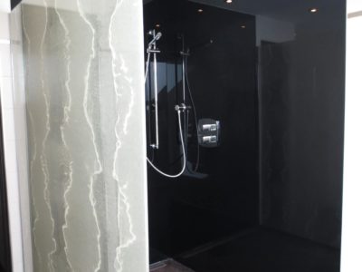 paroi de douche en verre moderne