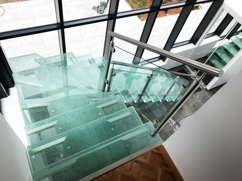 escalier en verre feuilleté brisé