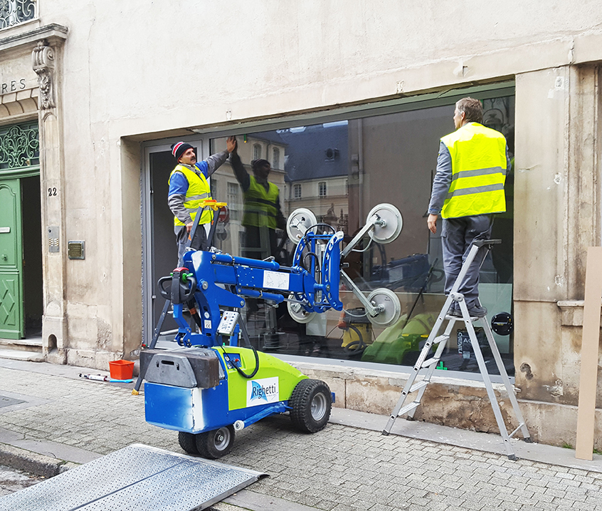 remplacement vitrine cassée