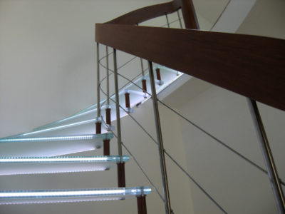 escalier en verre leds