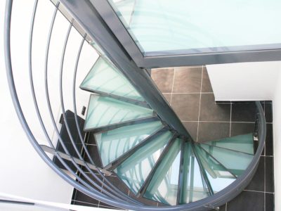 escalier en verre transparent