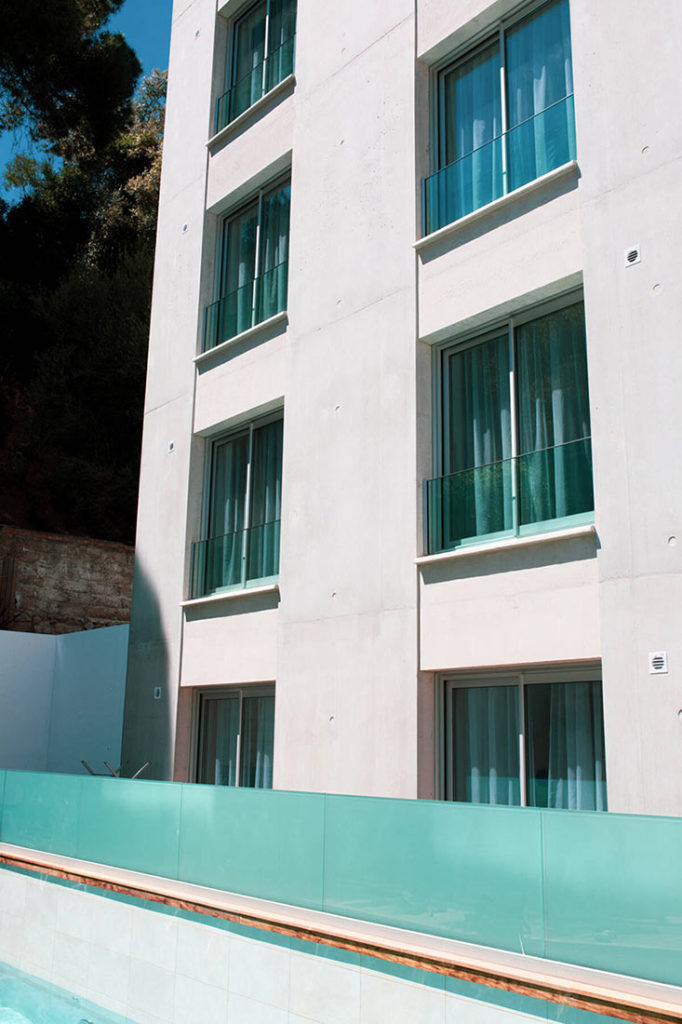 Rambarde en verre pour balcon à la française