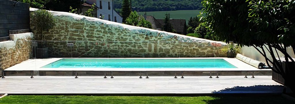 Clôture de piscine en verre sur mesure