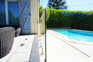 Clôture de piscine en verre trempé