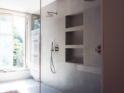 Grande douche sur mesure